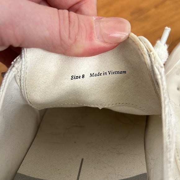 Sneakers - Picture 6 of 7